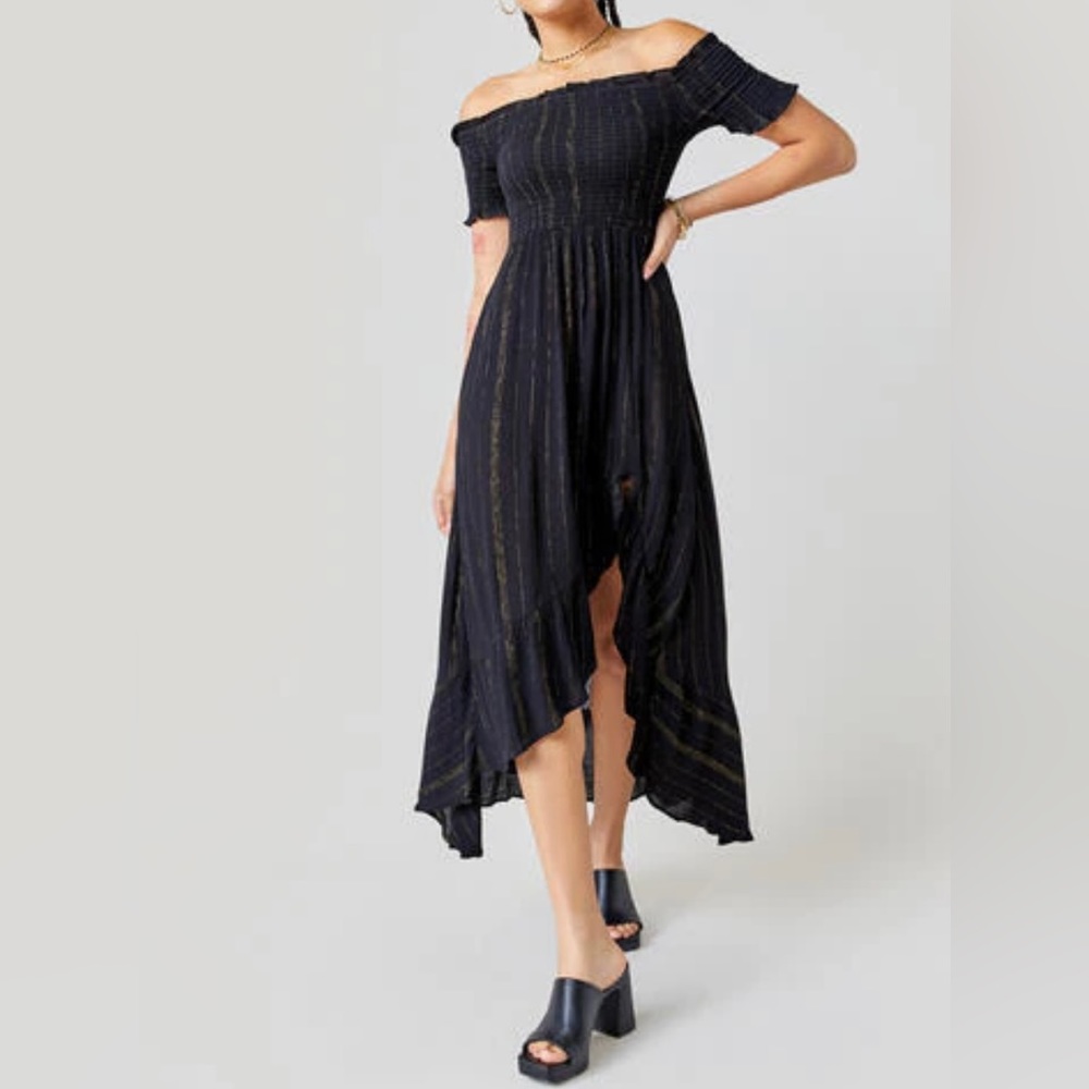 Francesca’s & Mi Ami Norah Striped Off The Shoulder High Low Maxi Dress.